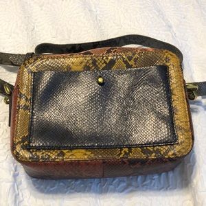 The transport camera bag: colorblock